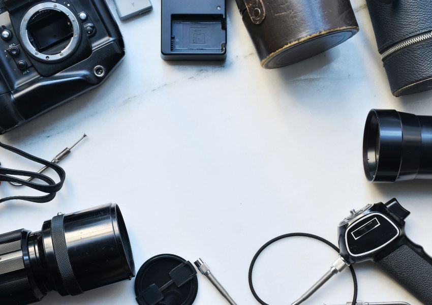 camera-equipment-in-a-circle
